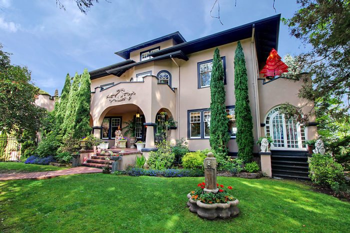 Seattle Historic Home for Sale in Roanoke Park in Seattle