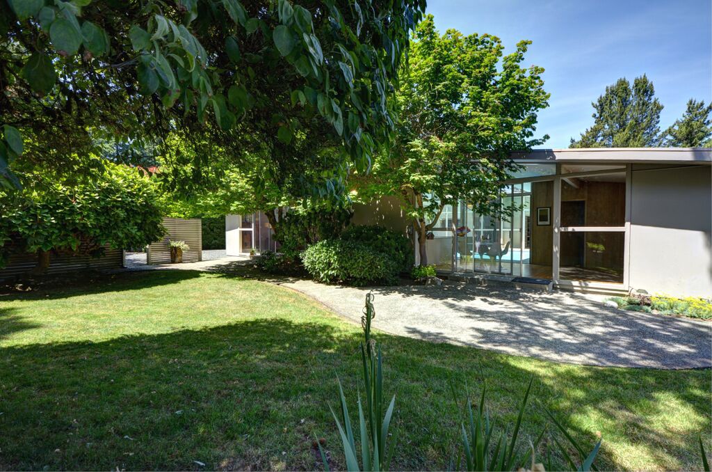 Modern Central Atrium Pool House in Bellevue Seattle Dream Homes
