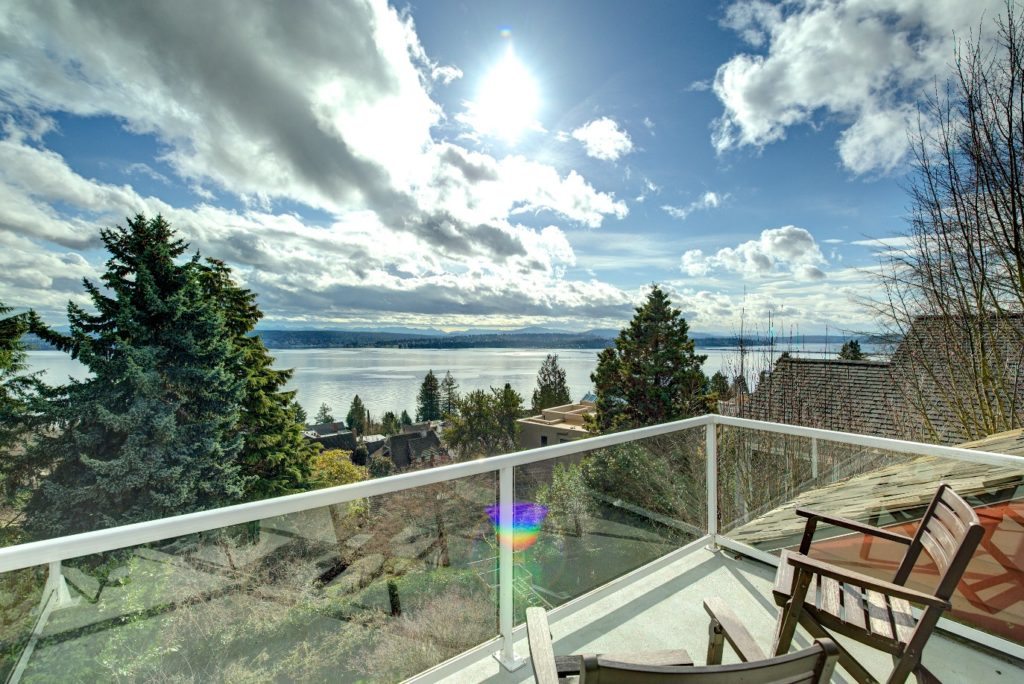 VIews of Lake Washington from this treetop aerie