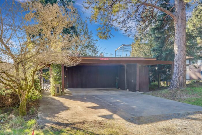 Mid-Century Atomic Ranch for Sale in Seattle